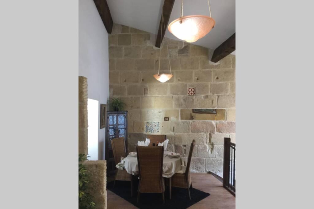 Petit Paradis, 1 Bedroom House ซอมมิแยร์ ภายนอก รูปภาพ